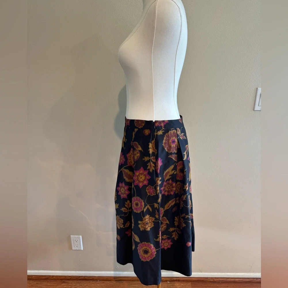 Chic Floral A-Line Skirt in Black and Pink 100% Cotton
